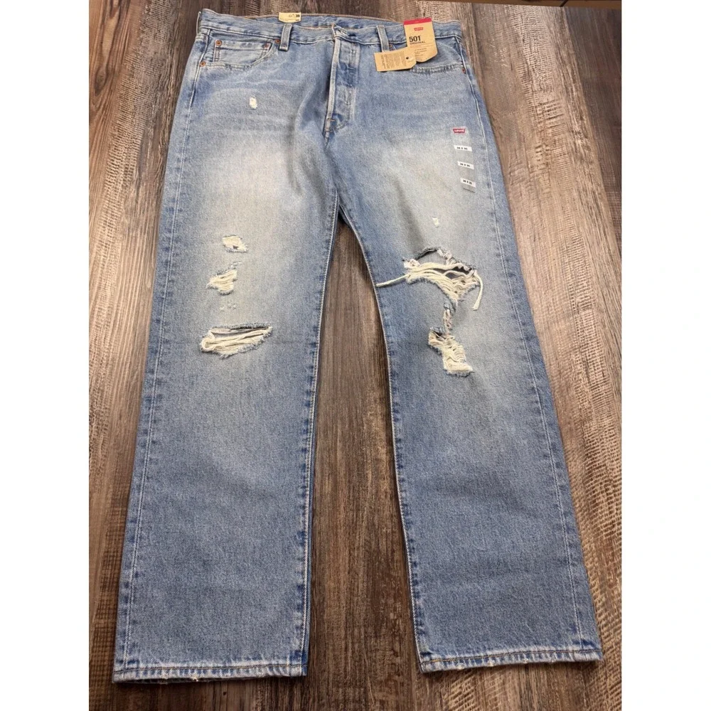 Levis 501 Original Fit Distressed Light Wash Straight Leg Jeans 36x30 005013612